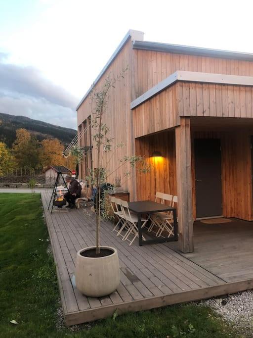 Delikat Hytte Omgitt Av Hallingdals Vakre Fjell Al Exterior photo
