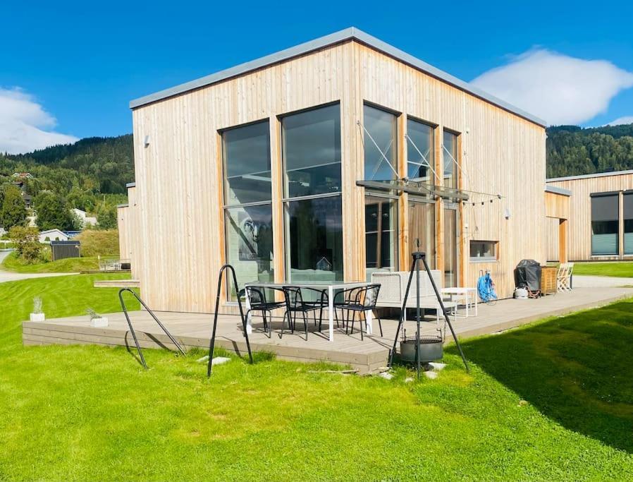 Delikat Hytte Omgitt Av Hallingdals Vakre Fjell Al Exterior photo